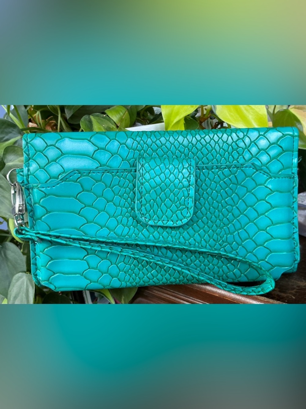 Just Solutions! eyePockit Teal Snake-Embossed Clutch
